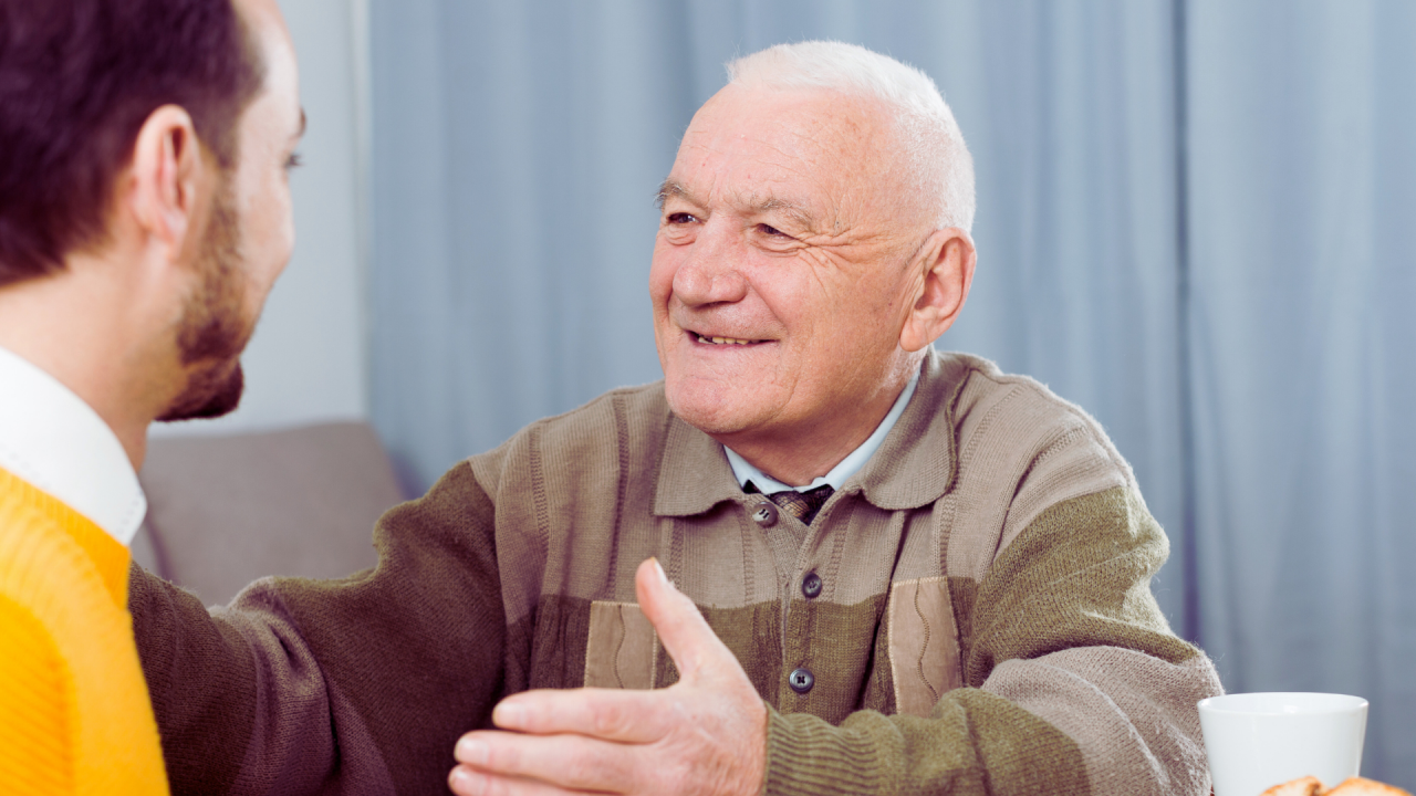 Comunicar-se bem com a pessoa idosa dependente